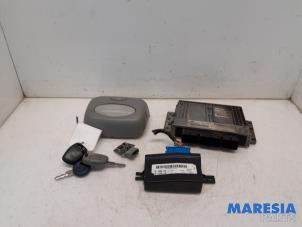 Gebruikte Computer Motormanagement Renault Twingo (C06) 1.2 Prijs € 129,99 Margeregeling aangeboden door Maresia Parts