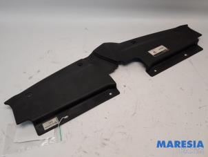 Gebruikte Luchtgeleider Citroen C4 Grand Picasso (UA) 1.6 HDiF 16V 110 Prijs € 25,00 Margeregeling aangeboden door Maresia Parts