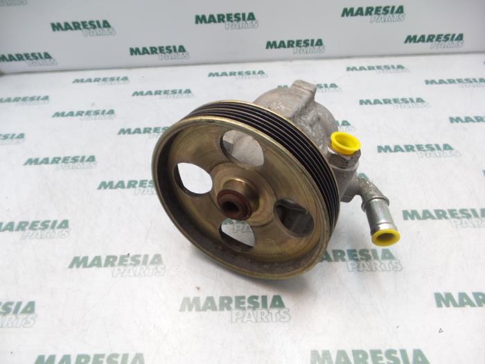 Gebruikte Servopomp Citroen Xsara Picasso (CH) 1.6 HDi 16V 110 Prijs € 50,00 Margeregeling aangeboden door Maresia Parts