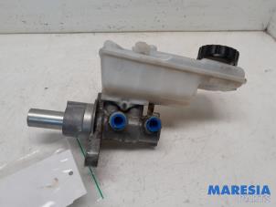 Gebruikte Hoofdremcilinder Renault Kangoo Express (FW) 1.5 dCi 75 FAP Prijs € 42,35 Inclusief btw aangeboden door Maresia Parts