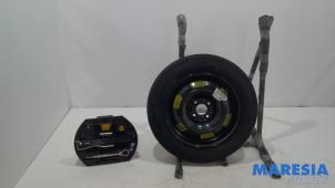 Gebruikte Krikset + reservewiel Peugeot 3008 I (0U/HU) 1.6 VTI 16V Prijs € 99,99 Margeregeling aangeboden door Maresia Parts