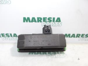 Gebruikte Sensor regen Renault Laguna II (BG) 1.9 dCi 120 Prijs € 35,00 Margeregeling aangeboden door Maresia Parts