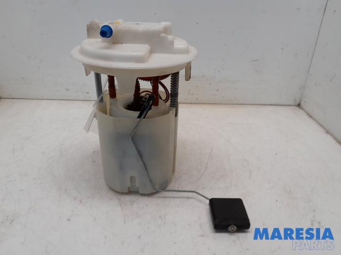 Gebruikte Brandstofpomp Elektrisch Peugeot Partner Tepee (7A/B/C/D/E/F/G/J/P/S) 1.6 16V Phase 1 Prijs € 35,00 Margeregeling aangeboden door Maresia Parts