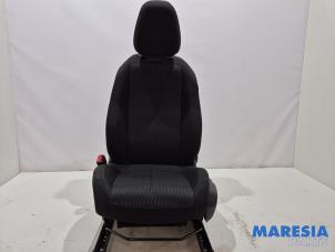 Gebruikte Stoel links Peugeot 308 (L3/L8/LB/LH/LP) 1.2 12V e-THP PureTech 110 Prijs € 141,75 Margeregeling aangeboden door Maresia Parts