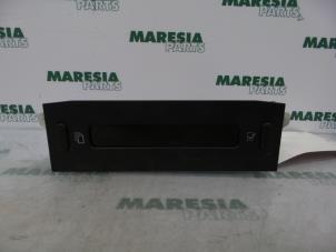 Gebruikte Display Interieur Peugeot Partner Combispace 1.6 16V Prijs € 15,00 Margeregeling aangeboden door Maresia Parts