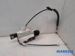 Gebruikte Deurslot Mechaniek 4Deurs links-voor Peugeot 3008 I (0U/HU) 1.6 VTI 16V Prijs € 24,99 Margeregeling aangeboden door Maresia Parts