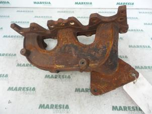 Gebruikte Uitlaatspruitstuk Renault Laguna II (BG) 3.0 V6 24V Prijs € 75,00 Margeregeling aangeboden door Maresia Parts