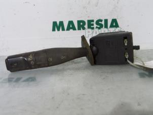 Gebruikte Knipperlicht Schakelaar Fiat Scudo (220Z) 1.9 D Prijs € 30,25 Inclusief btw aangeboden door Maresia Parts
