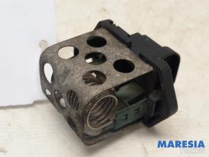 Gebruikte Koelvinweerstand Renault Kangoo Express (FW) 1.5 dCi 75 FAP Prijs € 30,25 Inclusief btw aangeboden door Maresia Parts
