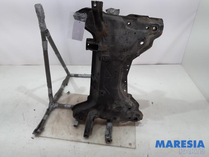 Gebruikte Subframe Peugeot 307 CC (3B) 2.0 16V Prijs € 49,99 Margeregeling aangeboden door Maresia Parts