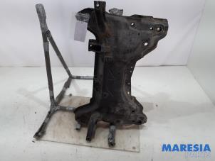 Gebruikte Subframe Peugeot 307 CC (3B) 2.0 16V Prijs € 49,99 Margeregeling aangeboden door Maresia Parts