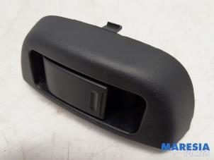 Gebruikte Elektrisch Raam Schakelaar Citroen C1 1.0 12V Prijs € 10,00 Margeregeling aangeboden door Maresia Parts