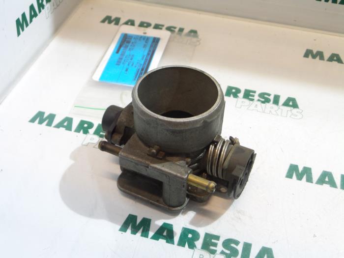 Gebruikte Gasklephuis Fiat Palio Weekend (178D) 1.6 16V Prijs € 40,00 Margeregeling aangeboden door Maresia Parts