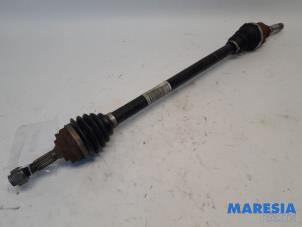 Gebruikte Steekas rechts-voor Peugeot 208 I (CA/CC/CK/CL) 1.2 Vti 12V PureTech 82 Prijs € 50,00 Margeregeling aangeboden door Maresia Parts