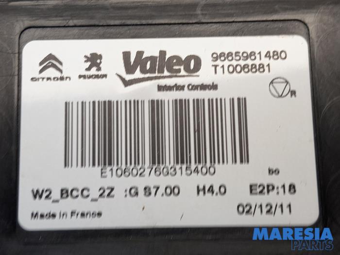 Computer Kachel van een Peugeot 508 SW (8E/8U) 1.6 THP 16V 2012