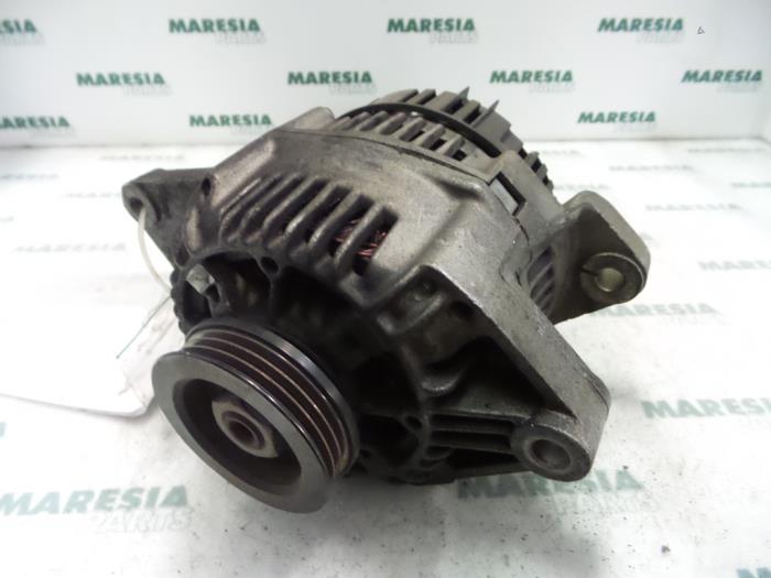 Gebruikte Dynamo Renault Megane Classic (LA) 1.6i RN,RT,Alizé Prijs € 40,00 Margeregeling aangeboden door Maresia Parts