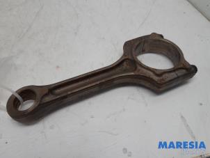 Gebruikte Drijfstang Citroen C4 Picasso (3D/3E) 1.6 16V THP 155 Prijs € 15,00 Margeregeling aangeboden door Maresia Parts