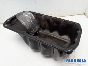 Gebruikte Carterpan Citroen C4 Picasso (3D/3E) 1.6 16V THP 155 Prijs € 24,99 Margeregeling aangeboden door Maresia Parts