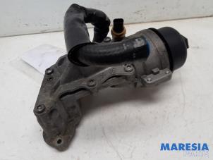 Gebruikte Oliefilterhouder Citroen C4 Picasso (3D/3E) 1.6 16V THP 155 Prijs € 89,95 Margeregeling aangeboden door Maresia Parts
