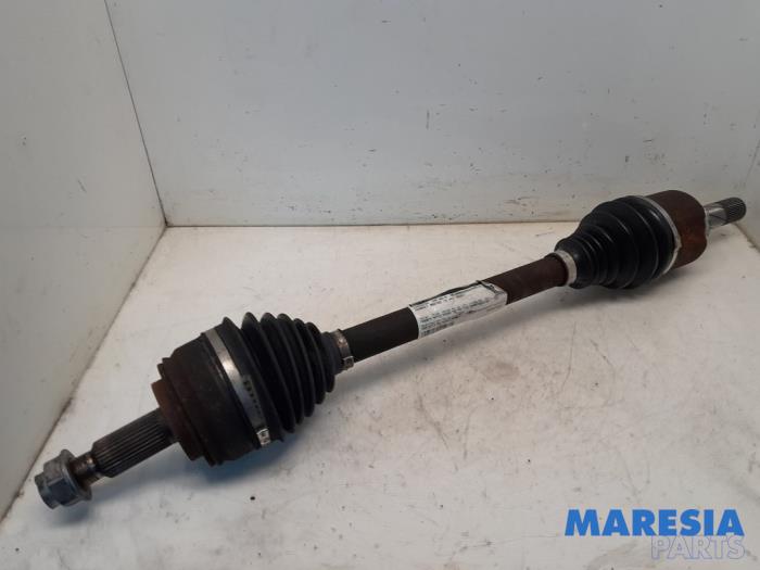 Gebruikte Steekas links-voor Renault Master III (MA/MB/MC/MD/MH/MF/MG/MH) 2.3 dCi 135 16V FWD Prijs € 301,29 Inclusief btw aangeboden door Maresia Parts