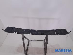 Gebruikte Bumper onderplaat Peugeot 508 SW (8E/8U) 1.6 THP 16V Prijs € 40,00 Margeregeling aangeboden door Maresia Parts