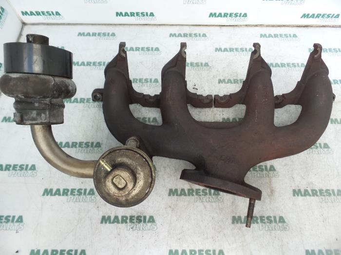 Gebruikte Spruitstuk Uitlaat Renault Clio II Societe (SB) 1.9 D Prijs € 40,00 Margeregeling aangeboden door Maresia Parts