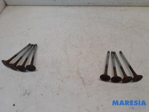 Gebruikte Uitlaatklep Peugeot Expert (V1/VA/VB/VE/VF/VT/VY) 2.0 Blue HDi 120 16V Prijs € 48,40 Inclusief btw aangeboden door Maresia Parts