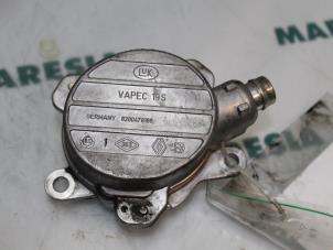 Gebruikte Vacuumpomp (Diesel) Renault Vel Satis (BJ) 2.2 dCi 150 16V Prijs € 50,00 Margeregeling aangeboden door Maresia Parts