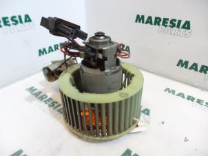 Gebruikte Kachel Ventilatiemotor Renault Megane Classic (LA) 1.6i RN,RT,Alizé Prijs € 20,00 Margeregeling aangeboden door Maresia Parts