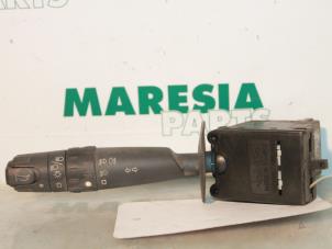 Gebruikte Richtingaanwijzer Schakelaar Citroen Xsara Picasso (CH) 2.0 HDi 90 Prijs € 25,00 Margeregeling aangeboden door Maresia Parts