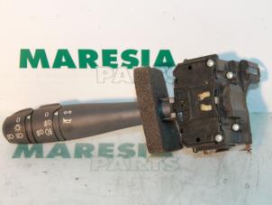 Gebruikte Knipperlicht Schakelaar Renault Laguna I (B56) 1.9 dTi Prijs € 25,00 Margeregeling aangeboden door Maresia Parts