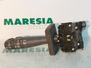 Gebruikte Knipperlicht Schakelaar Renault Laguna I Grandtour (K56) 1.9 dTi Prijs € 25,00 Margeregeling aangeboden door Maresia Parts