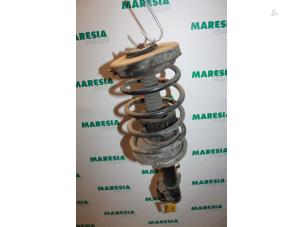 Gebruikte Mac Phersonpoot links-voor Renault Megane (BA) 2.0i ,Autom. Prijs € 25,00 Margeregeling aangeboden door Maresia Parts