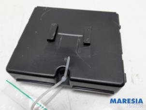 Gebruikte Kachelcomputer Renault Clio IV (5R) 1.2 TCE 16V GT EDC Prijs € 50,00 Margeregeling aangeboden door Maresia Parts