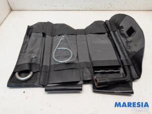 Gebruikte Wielsleutel Peugeot 5008 I (0A/0E) 1.6 THP 16V Prijs € 35,00 Margeregeling aangeboden door Maresia Parts