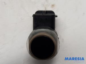 Gebruikte PDC Sensor Renault Megane III Coupe (DZ) 1.4 16V TCe 130 Prijs € 19,50 Margeregeling aangeboden door Maresia Parts