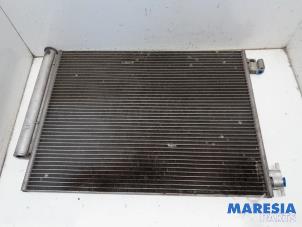 Gebruikte Airco Condensor Renault Clio IV (5R) 1.2 TCE 16V GT EDC Prijs € 50,00 Margeregeling aangeboden door Maresia Parts