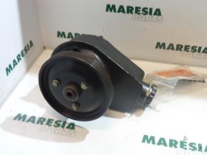 Gebruikte Servopomp Renault Megane Scénic (JA) 1.6 RT Prijs € 60,00 Margeregeling aangeboden door Maresia Parts