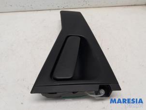 Gebruikte Portiergreep 4Deurs links-achter Renault Clio IV Estate/Grandtour (7R) 0.9 Energy TCE 90 12V Prijs € 19,99 Margeregeling aangeboden door Maresia Parts