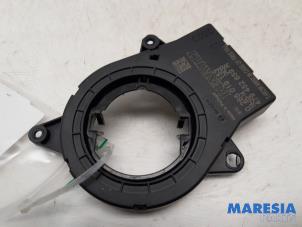 Gebruikte Gier sensor Renault Clio IV Estate/Grandtour (7R) 0.9 Energy TCE 90 12V Prijs € 19,99 Margeregeling aangeboden door Maresia Parts