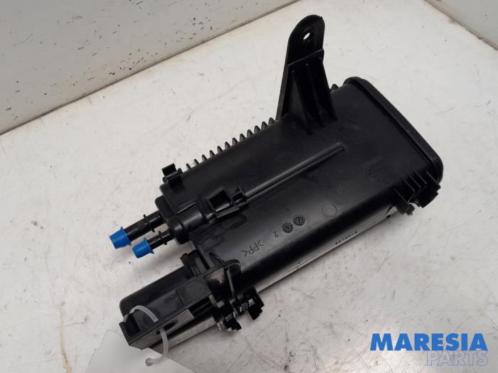 Gebruikte Koolstoffilter Peugeot 5008 I (0A/0E) 1.6 THP 16V Prijs € 34,99 Margeregeling aangeboden door Maresia Parts