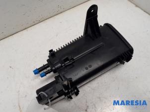 Gebruikte Koolstoffilter Peugeot 5008 I (0A/0E) 1.6 THP 16V Prijs € 34,99 Margeregeling aangeboden door Maresia Parts