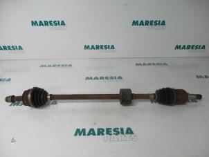 Gebruikte Aandrijfas rechts-voor Lancia Ypsilon (840) 1.2 LE,LS Prijs € 35,00 Margeregeling aangeboden door Maresia Parts