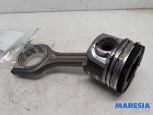 Gebruikte Drijfstang Peugeot Partner (GC/GF/GG/GJ/GK) 1.6 HDI 75 16V Prijs € 54,45 Inclusief btw aangeboden door Maresia Parts