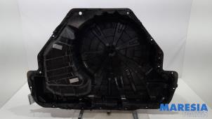 Gebruikte Reservewielbak Renault Grand Scénic III (JZ) 1.4 16V TCe 130 Prijs € 120,00 Margeregeling aangeboden door Maresia Parts