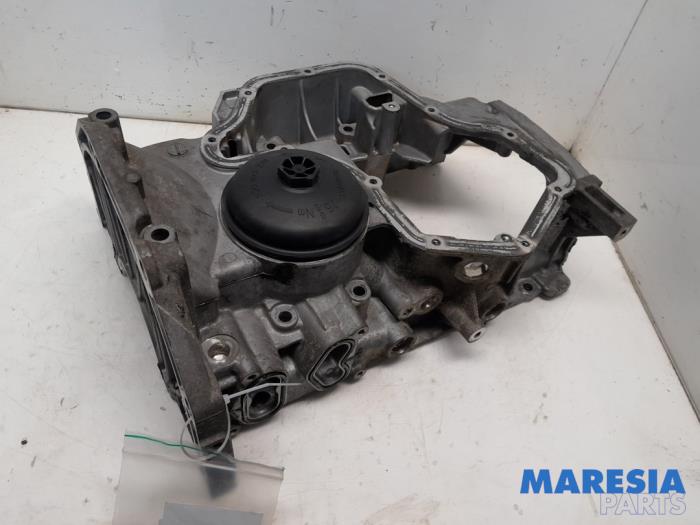 Gebruikte Carterpan Renault Captur I (2R) 1.2 TCE 16V EDC Prijs € 49,95 Margeregeling aangeboden door Maresia Parts