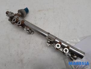 Gebruikte Injector brug Renault Captur (2R) 1.2 TCE 16V EDC Prijs € 80,00 Margeregeling aangeboden door Maresia Parts