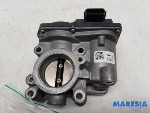 Gebruikte Gasklephuis Renault Captur (2R) 1.2 TCE 16V EDC Prijs € 19,99 Margeregeling aangeboden door Maresia Parts