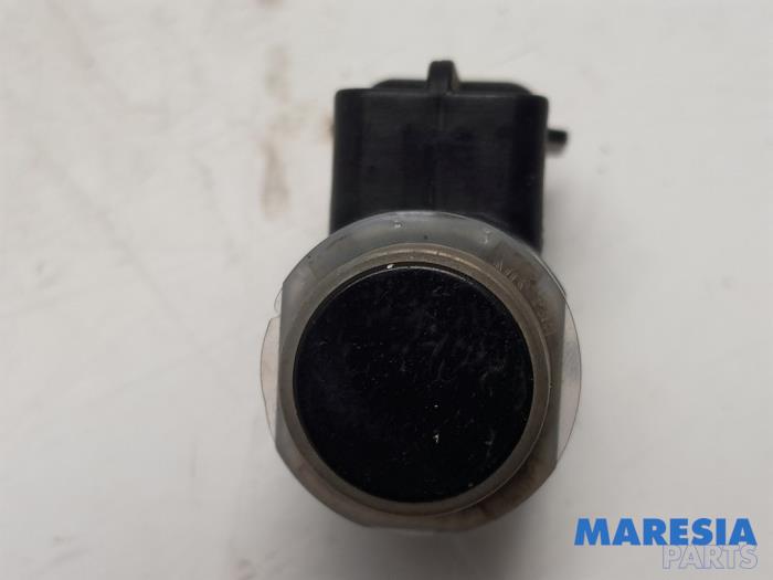 Gebruikte Sensor PDC Renault Grand Scénic III (JZ) 1.4 16V TCe 130 Prijs € 19,50 Margeregeling aangeboden door Maresia Parts