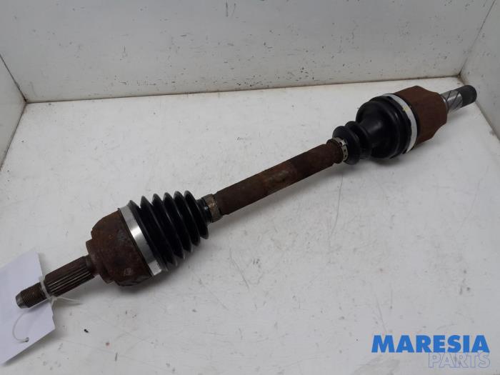 Gebruikte Steekas links-voor Renault Grand Scénic II (JM) 2.0 16V Turbo Prijs € 35,00 Margeregeling aangeboden door Maresia Parts